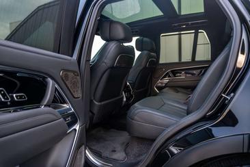 Land Rover Range Rover P550e Autobiography — photo 36