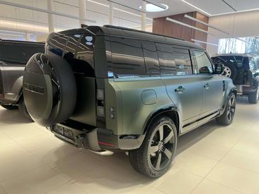 Land Rover Defender 110 D250 X-Dynamic SE — photo 2