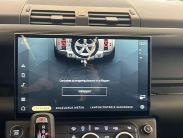 Land Rover Defender 110 D250 X-Dynamic SE — photo 21