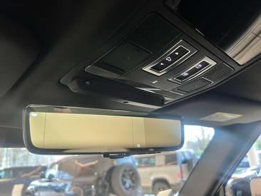 Land Rover Defender 110 D250 X-Dynamic SE — photo 24