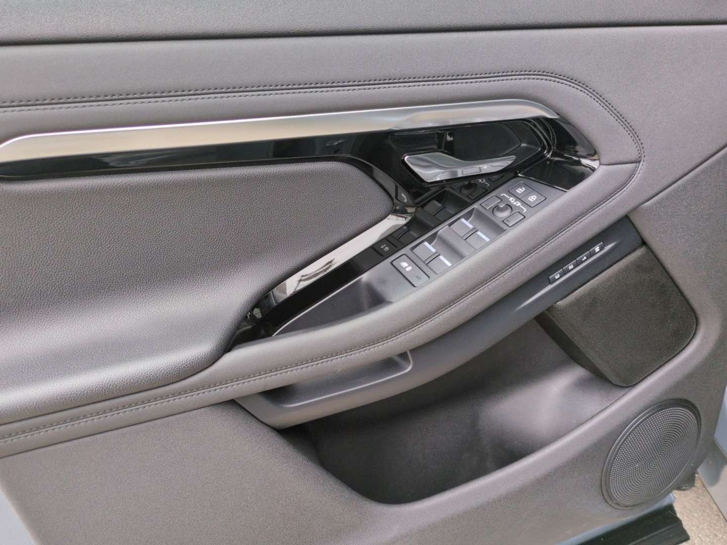 Land Rover Range Rover Evoque D200 R-Dynamic SE Pano/AHK Navi - 2022 - Joinsteer - #5