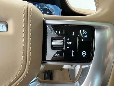 Land Rover Range Rover SV Aut. P550e PHEV AWD — photo 19