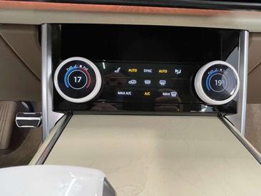 Land Rover Range Rover SV Aut. P550e PHEV AWD — photo 22