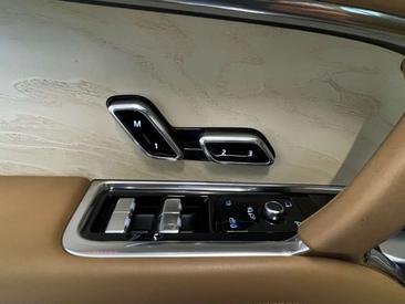 Land Rover Range Rover SV Aut. P550e PHEV AWD — photo 29