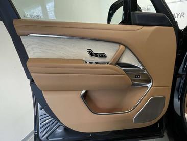 Land Rover Range Rover SV Aut. P550e PHEV AWD — photo 31