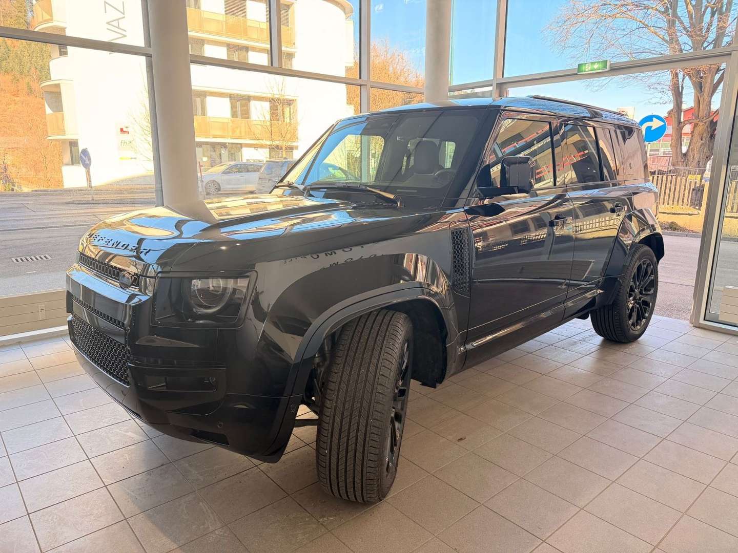 Land Rover Defender BLACK EDIT 4.4 OCTA - 2026 - Joinsteer - #3