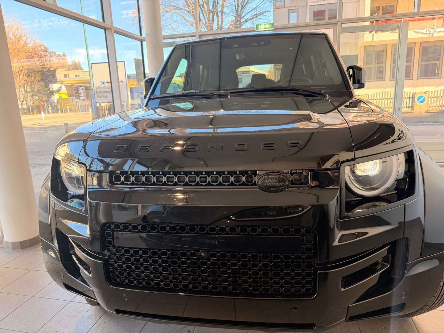 Land Rover Defender BLACK EDIT 4.4 OCTA - 2026 - Joinsteer - #4