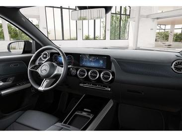 Mercedes GLA 200 Progressive — photo 8
