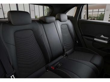 Mercedes GLA 200 Progressive — photo 9