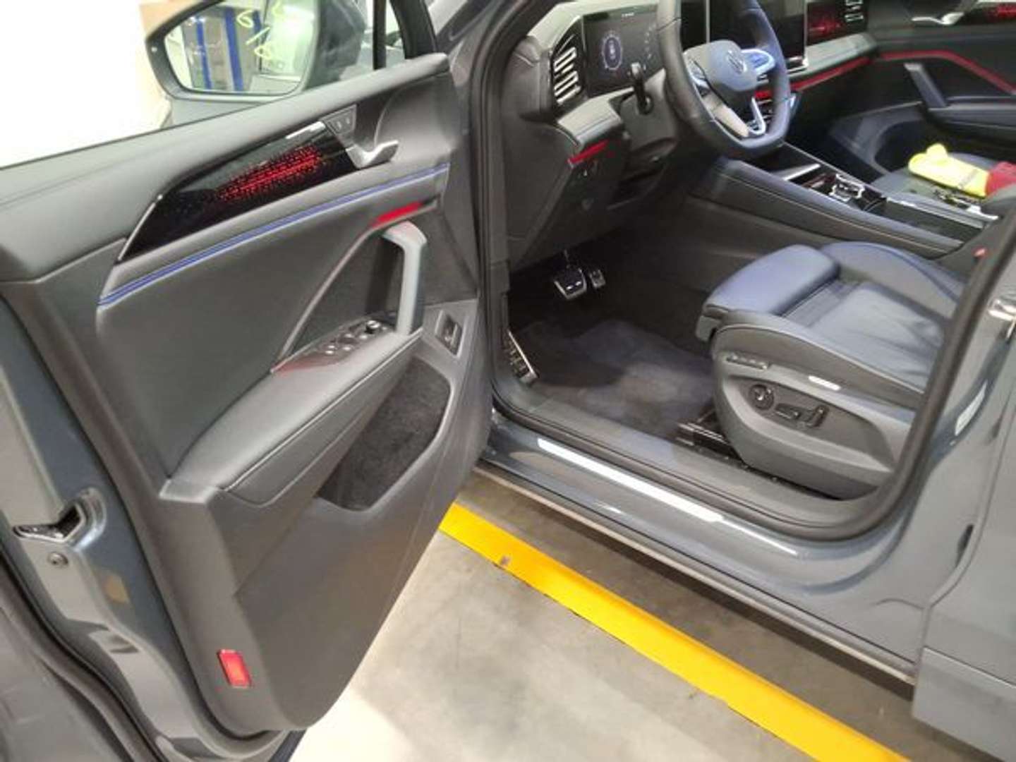 Volkswagen TIGUAN TDI 4Motion R-Line - 2025 - Joinsteer - #3