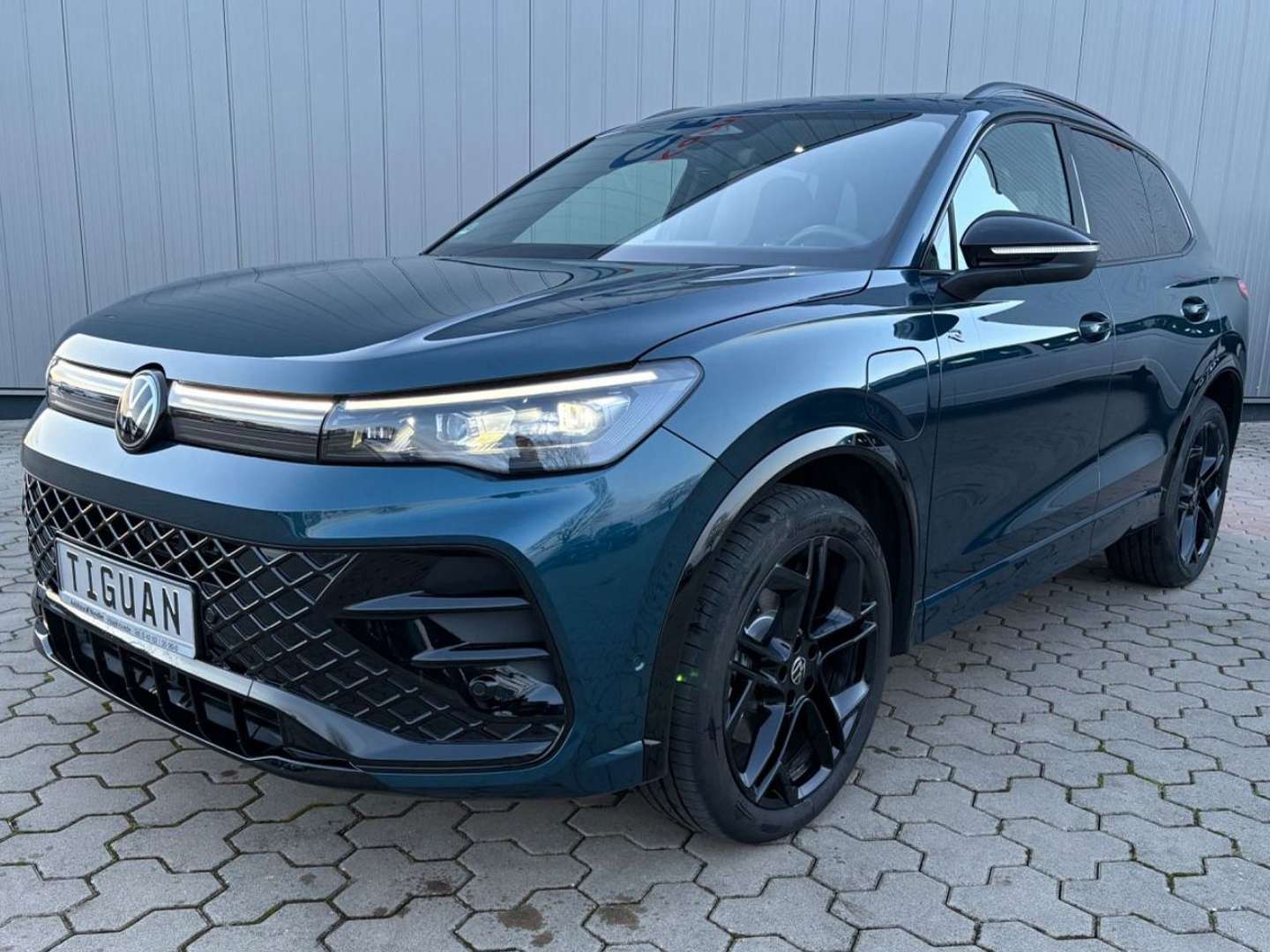Volkswagen TIGUAN EHybrid R-Line - 2025 - Joinsteer - #1