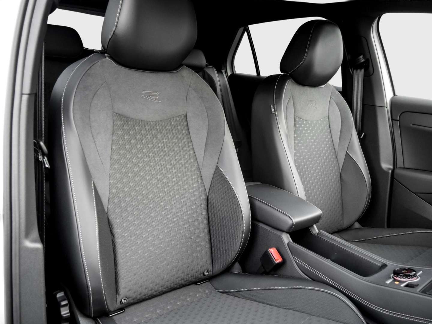 Volkswagen T-Roc R-Line - 2025 - Joinsteer - #6