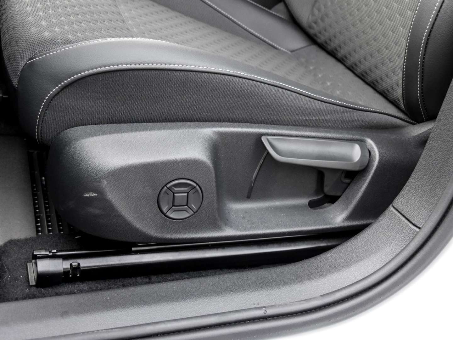 Volkswagen T-Roc R-Line - 2025 - Joinsteer - #15