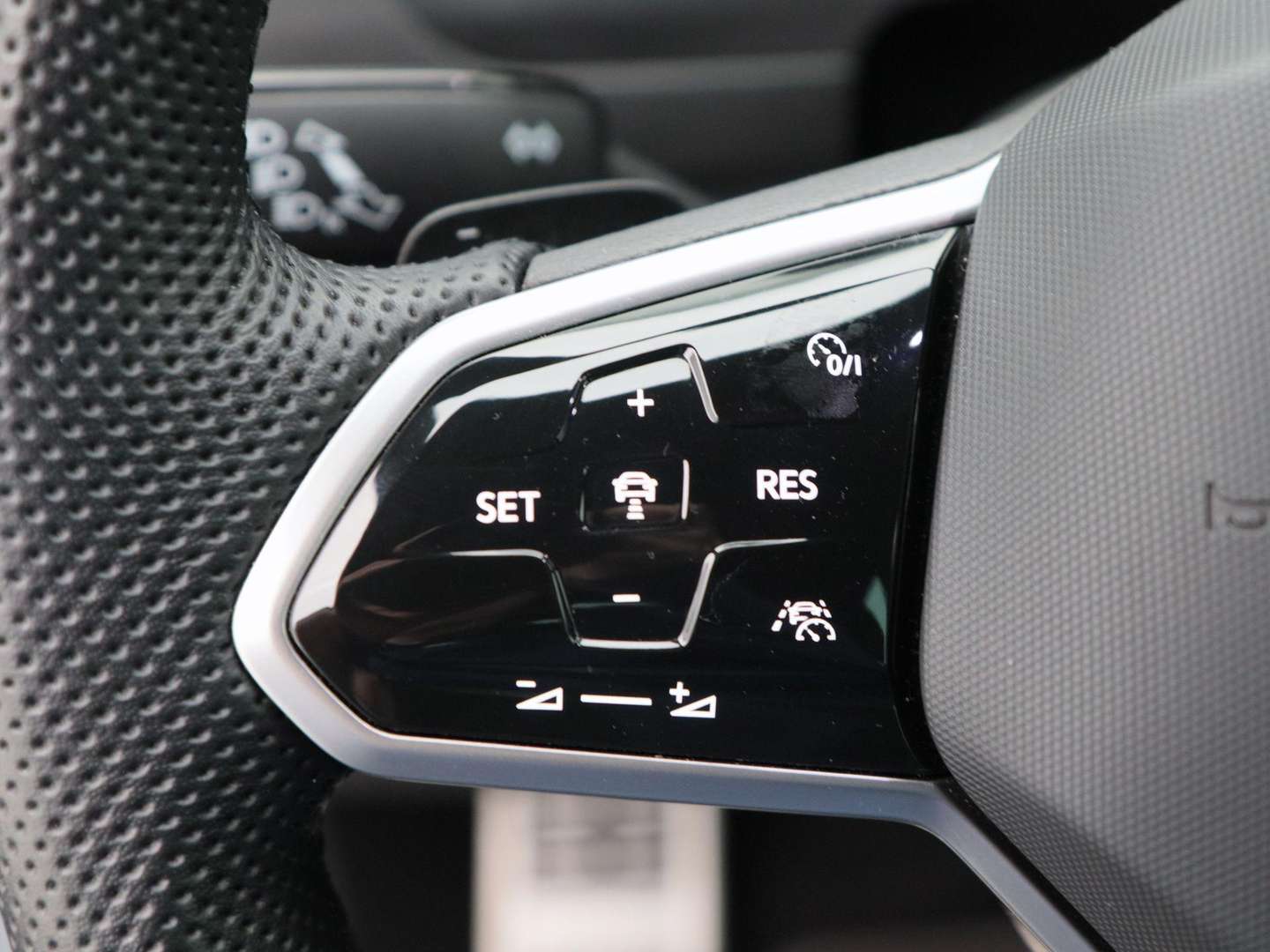 Volkswagen TIGUAN EHybrid R-Line - 2023 - Joinsteer - #7