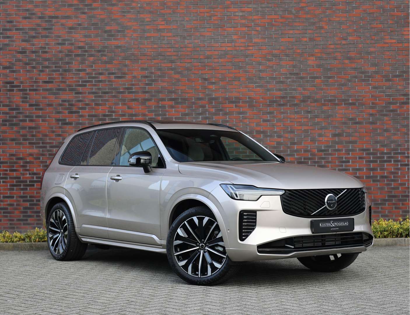 Volvo XC90 T8 Plug-in Hybrid AWD Ultra Dark - 2025 - Joinsteer