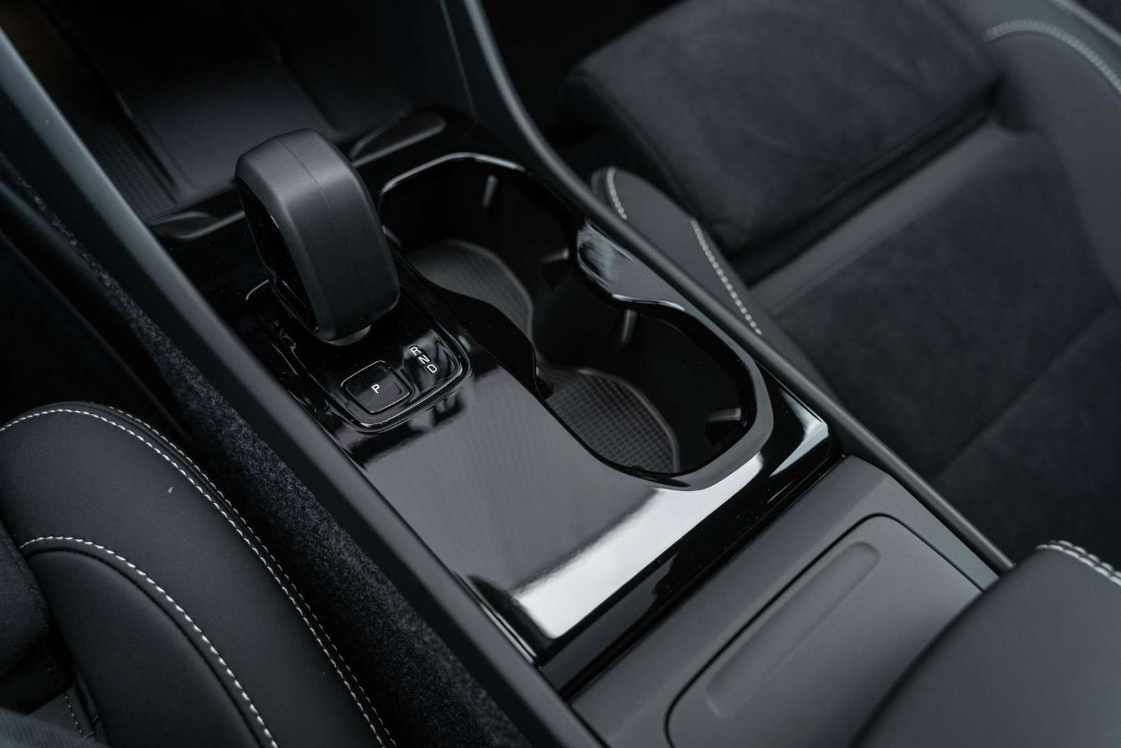 Volvo C40 Recharge PLUS - 2025 - Joinsteer - #17