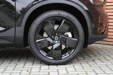Volvo C40 Recharge PLUS — photo 7