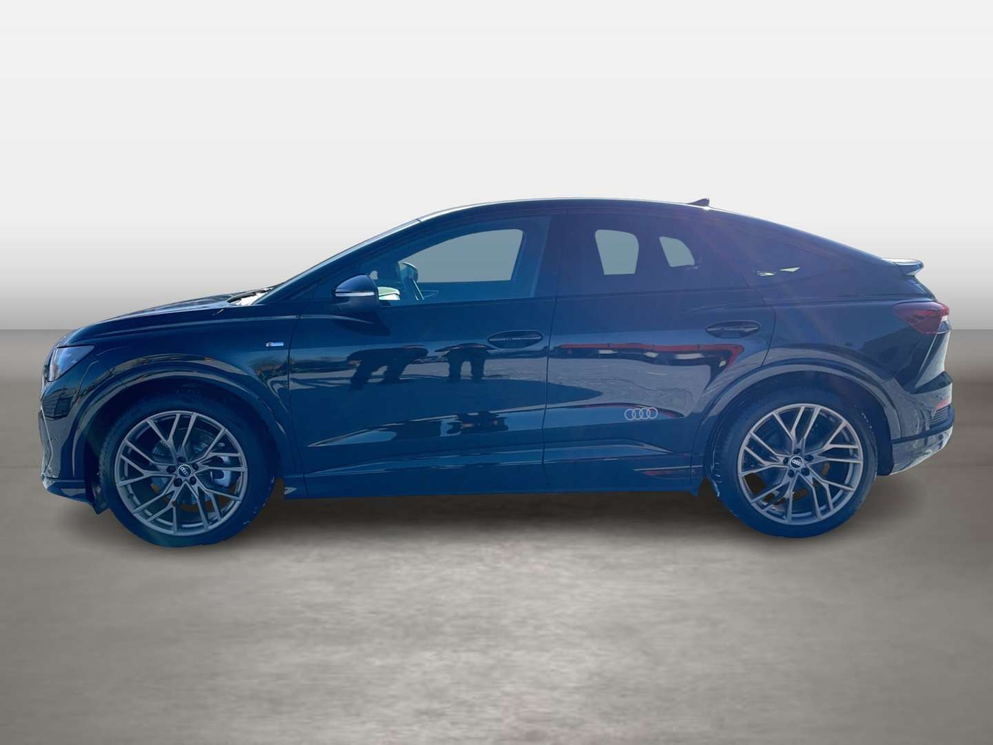 Audi Q4 E-tron Sportback S Line 45 E-tron - 2025 - Joinsteer - #2