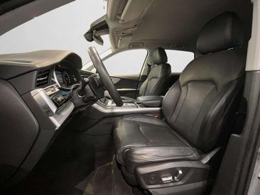 Audi Q7 55 TFSI — photo 12
