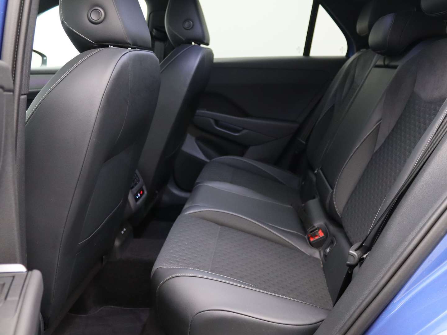 Volkswagen T-Roc R-Line - 2025 - Joinsteer - #10