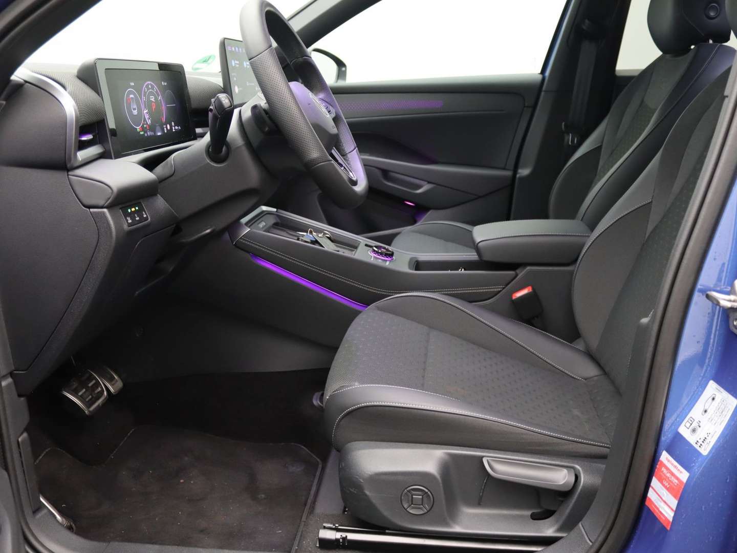 Volkswagen T-Roc R-Line - 2025 - Joinsteer - #11