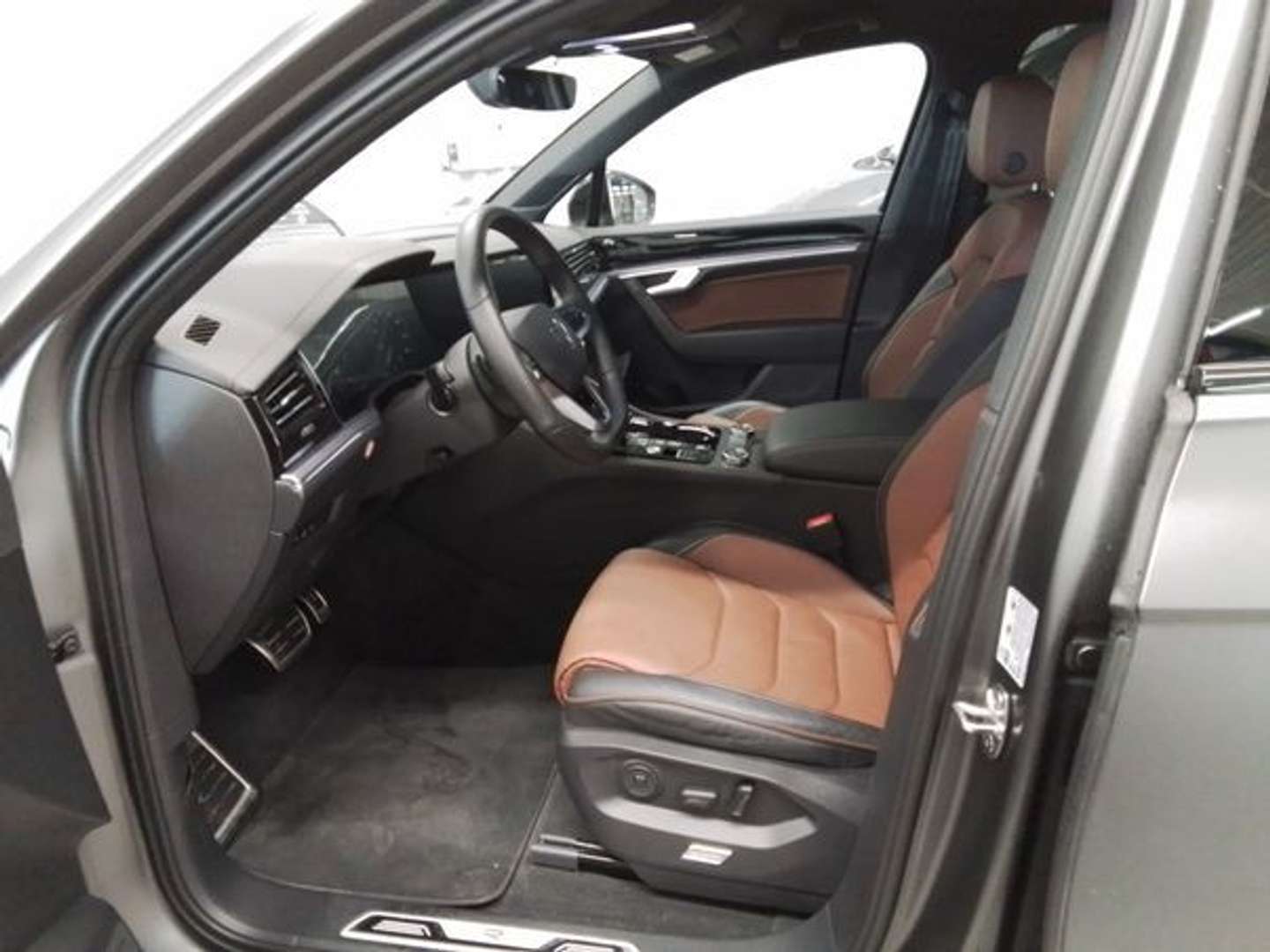 Volkswagen Touareg R-Line - 2025 - Joinsteer - #3