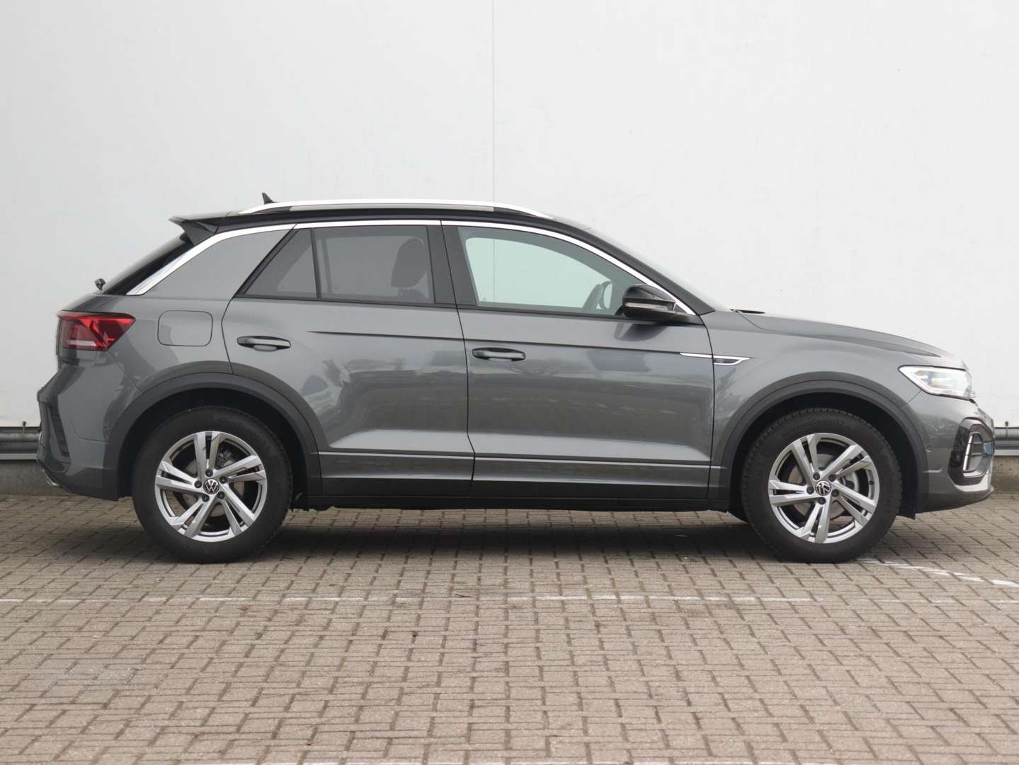 Volkswagen T-Roc R-Line - 2025 - Joinsteer - #1