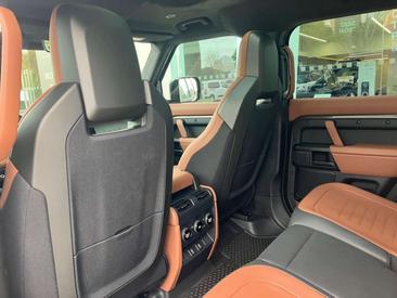 Land Rover Defender 110 4.4 V8 MHEV Octa AWD Aut. — photo 7