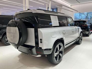 Land Rover Defender 110 D250 X-Dynamic SE — photo 4