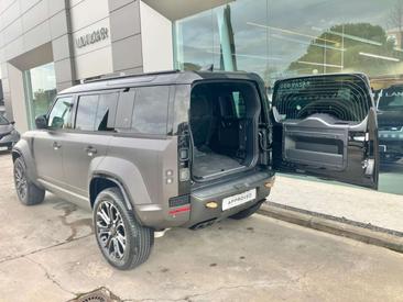 Land Rover Defender 110 4.4 V8 MHEV Octa AWD Aut. — photo 10