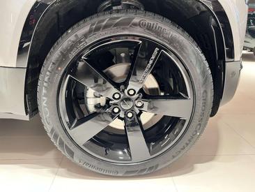 Land Rover Defender 110 D250 X-Dynamic SE — photo 7