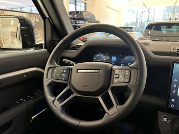 Land Rover Defender 110 D250 X-Dynamic SE — photo 10