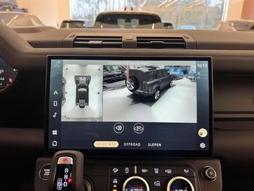 Land Rover Defender 110 D250 X-Dynamic SE — photo 13