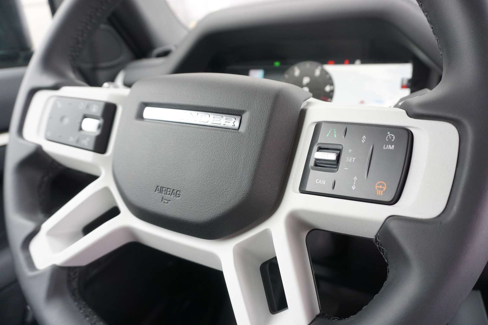 Land Rover Defender 90 D200 S - 2025 - Joinsteer - #15