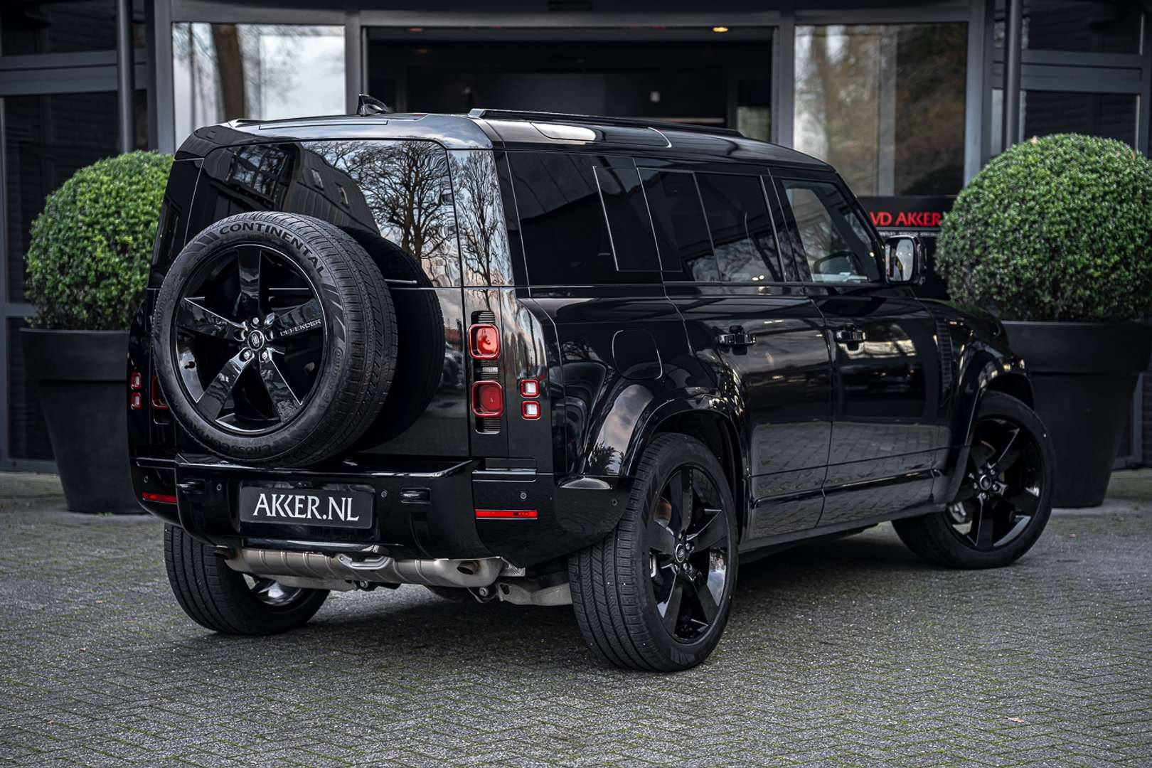 Land Rover Defender 110 P300e X-Dynamic HSE URBAN - 2025 - Joinsteer - #2