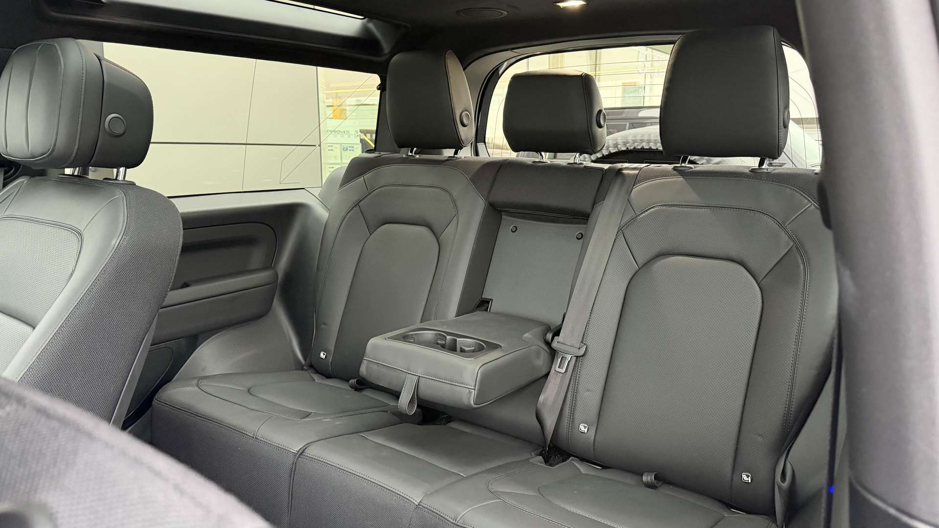 Land Rover Defender 90 P425 X - 2025 - Joinsteer - #8