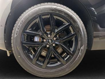 Land Rover Range Rover Velar D200 S — photo 9