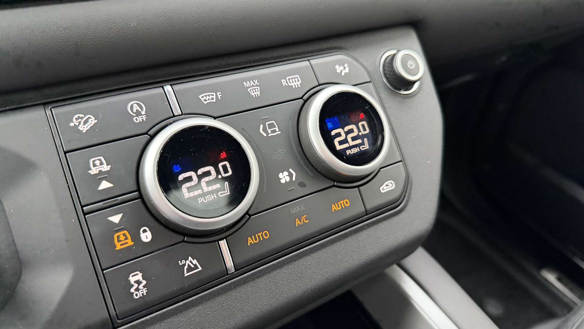 Land Rover Defender 90 P425 X - 2025 - Joinsteer - #20