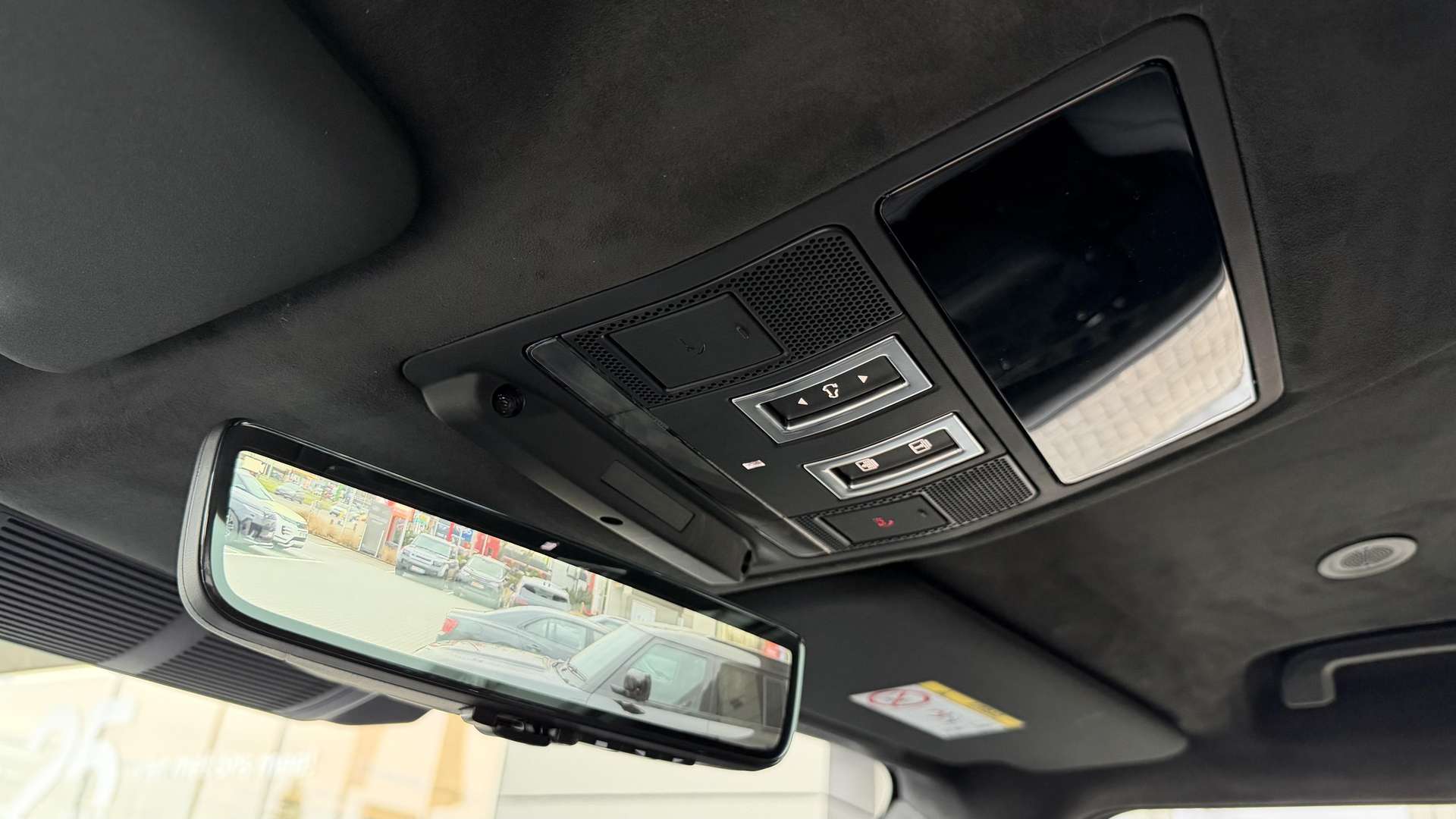 Land Rover Defender 90 P425 X - 2025 - Joinsteer - #22