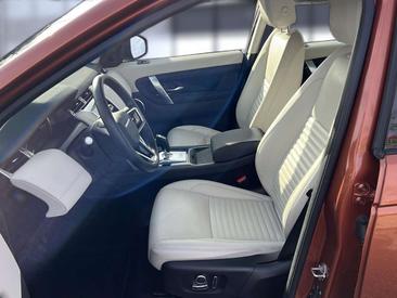 Land Rover Discovery Sport P300e S — photo 10