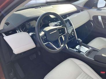 Land Rover Discovery Sport P300e S — photo 11