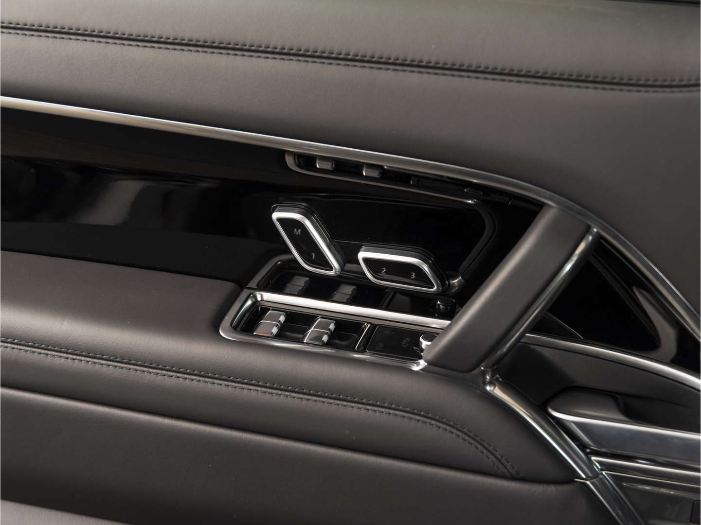 Land Rover Range Rover Autobiography 3.0 P550e - 2025 - Joinsteer - #17