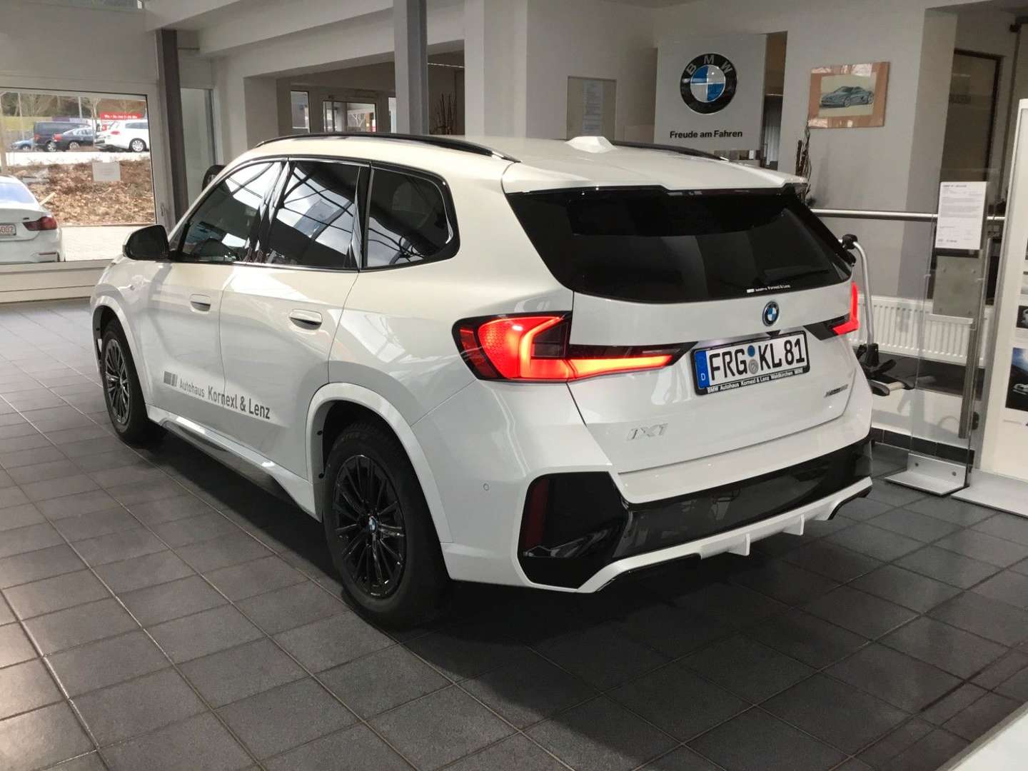 BMW IX1 XDrive M Sport - 2023 - Joinsteer - #4