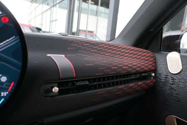 Mini 3 Portes JCW Cooper SE — photo 14