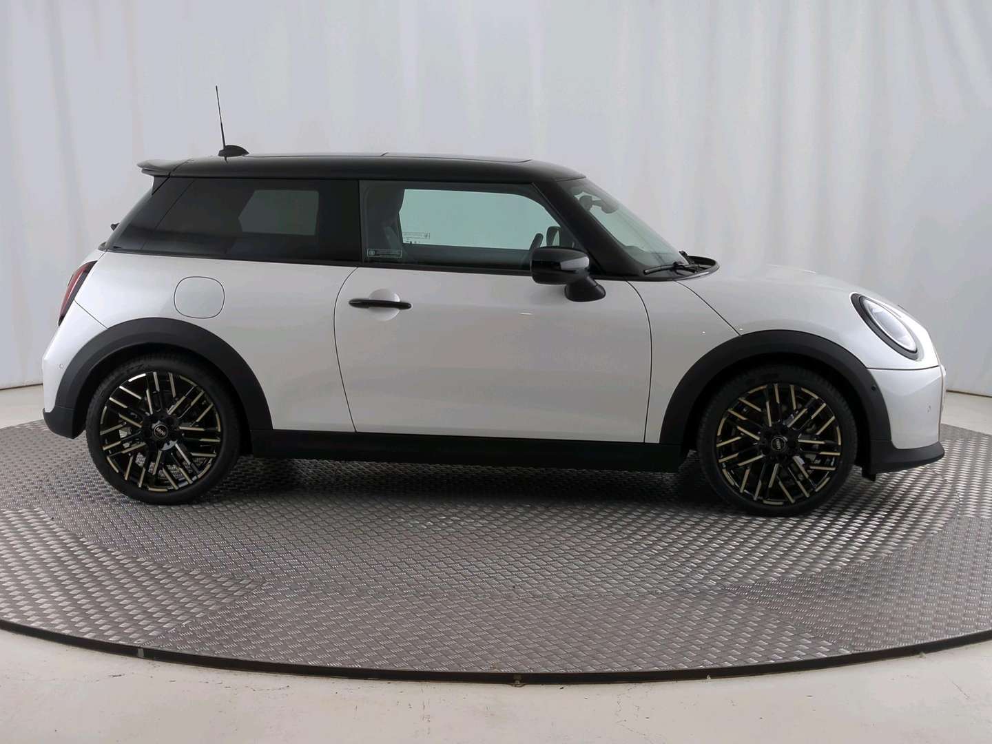 Mini Hatch Favoured Cooper S - 2024 - Joinsteer - #2
