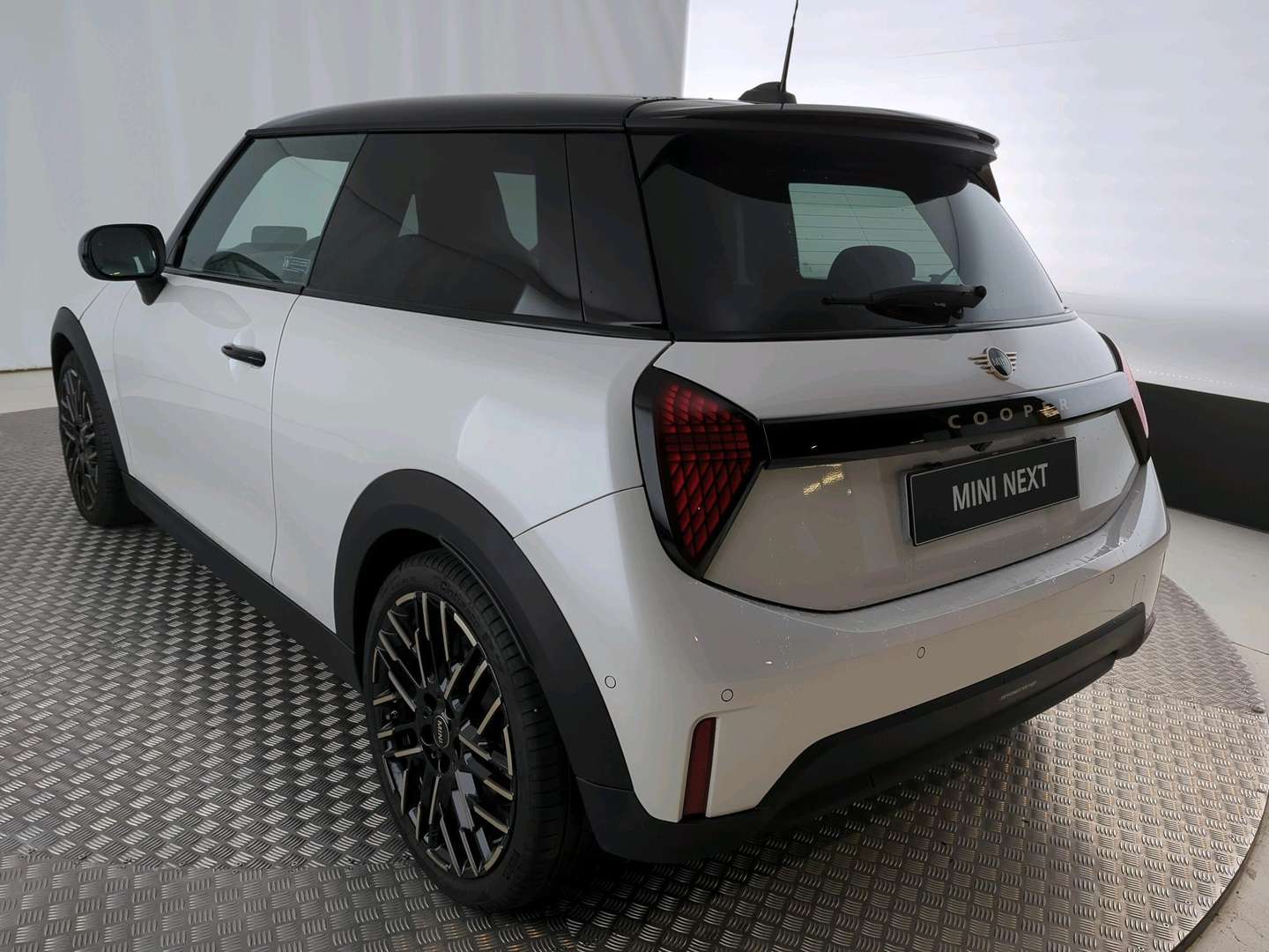 Mini Hatch Favoured Cooper S - 2024 - Joinsteer - #5