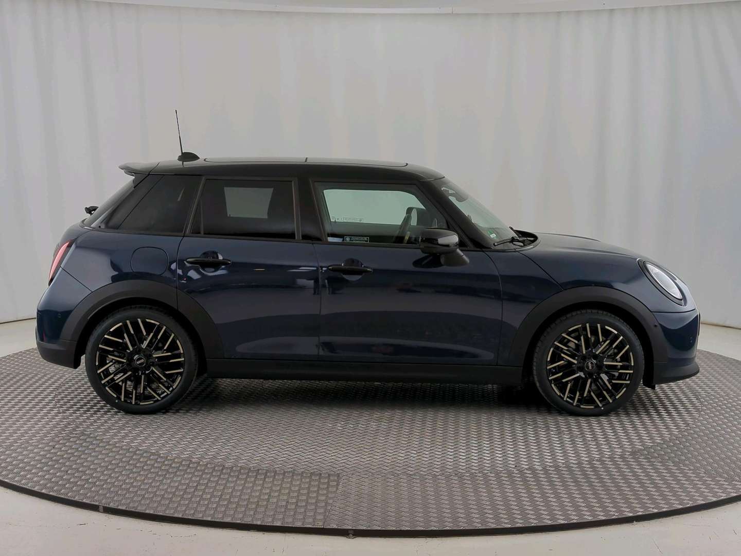Mini Cooper Favoured Cooper - 2024 - Joinsteer - #2