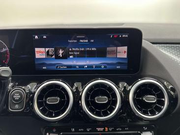Mercedes GLA 180 Progressive — photo 9