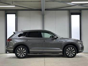 Volkswagen Touareg EHybrid 4Motion Elegance — photo 3