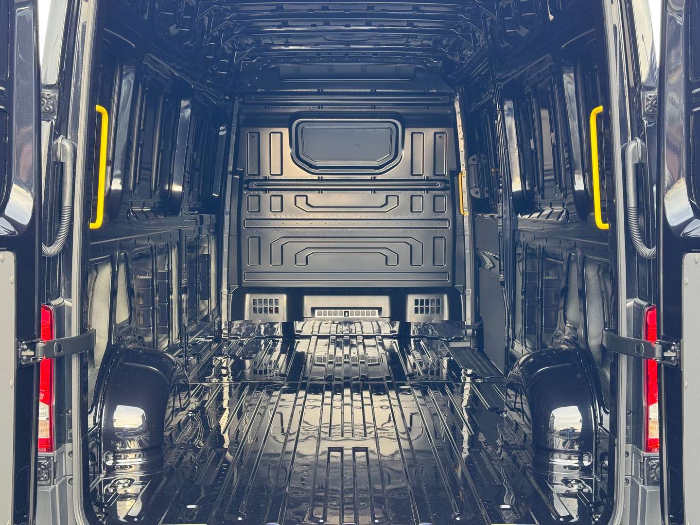 Volkswagen Crafter - 2025 - Joinsteer - #16